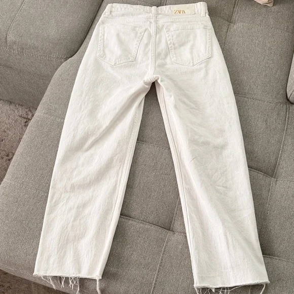 Zara Women's Cream Straight Leg Jeans - Picture 4 of 4